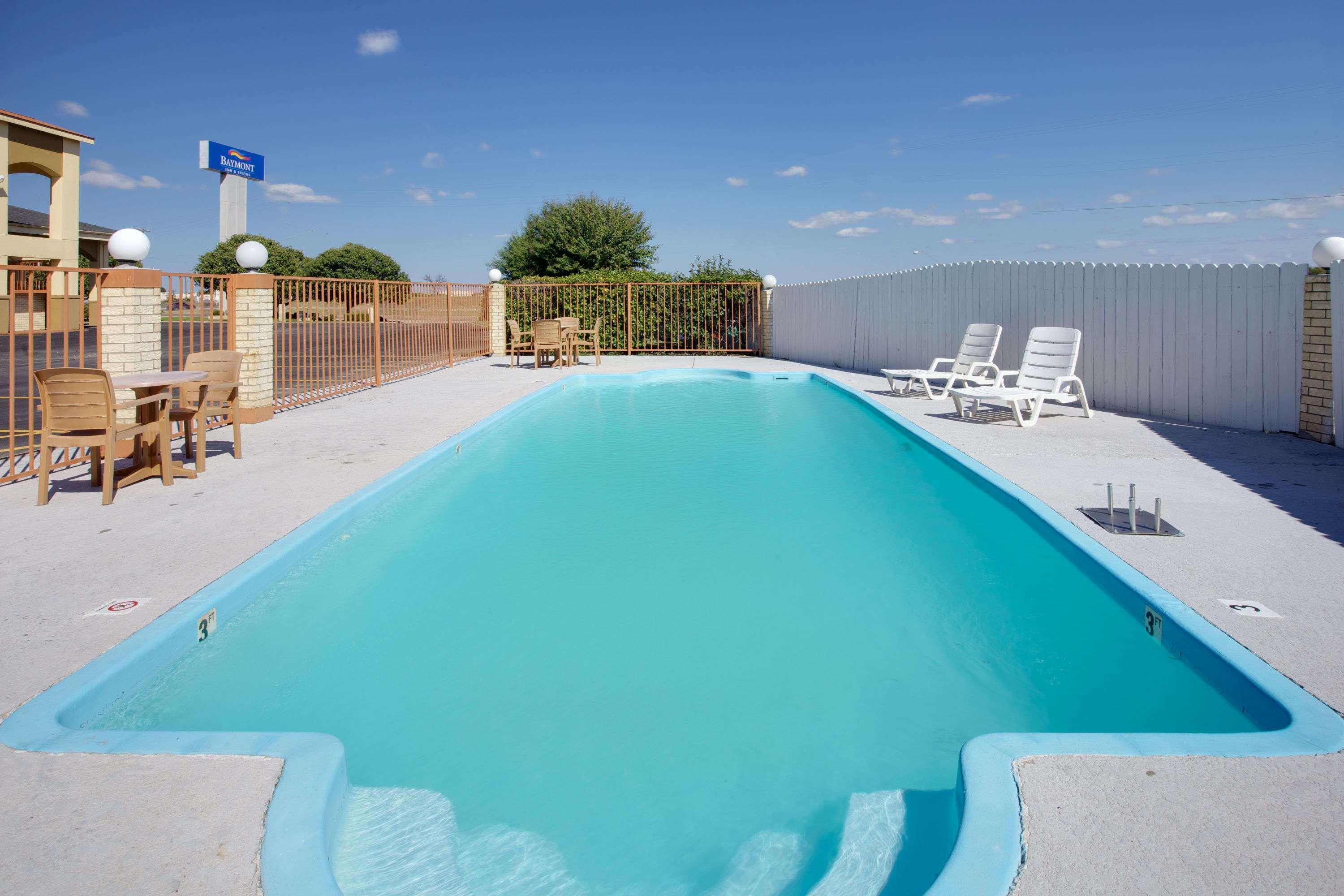 Baymont By Wyndham Terrell Exterior foto