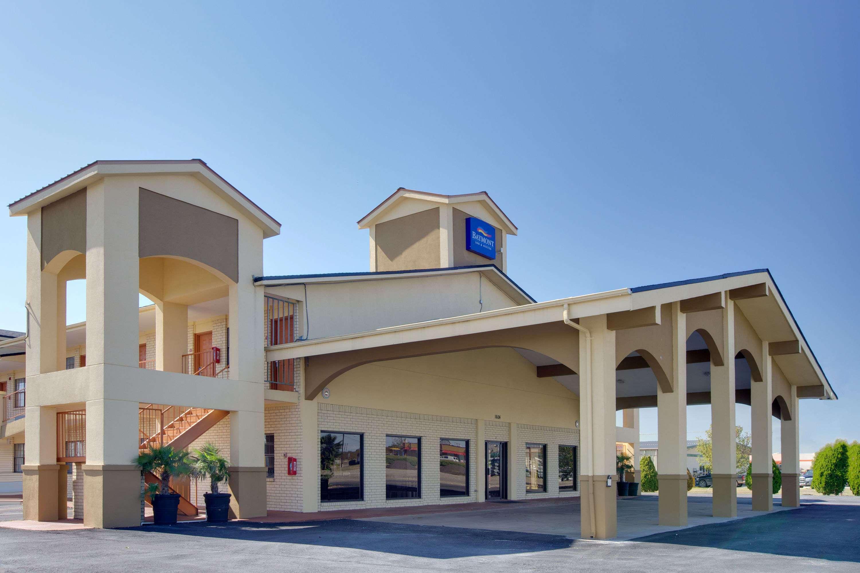 Baymont By Wyndham Terrell Exterior foto